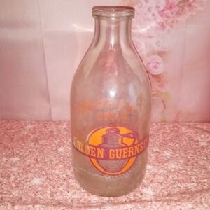 1956 Golden gurnsey 1/2 gallon jug